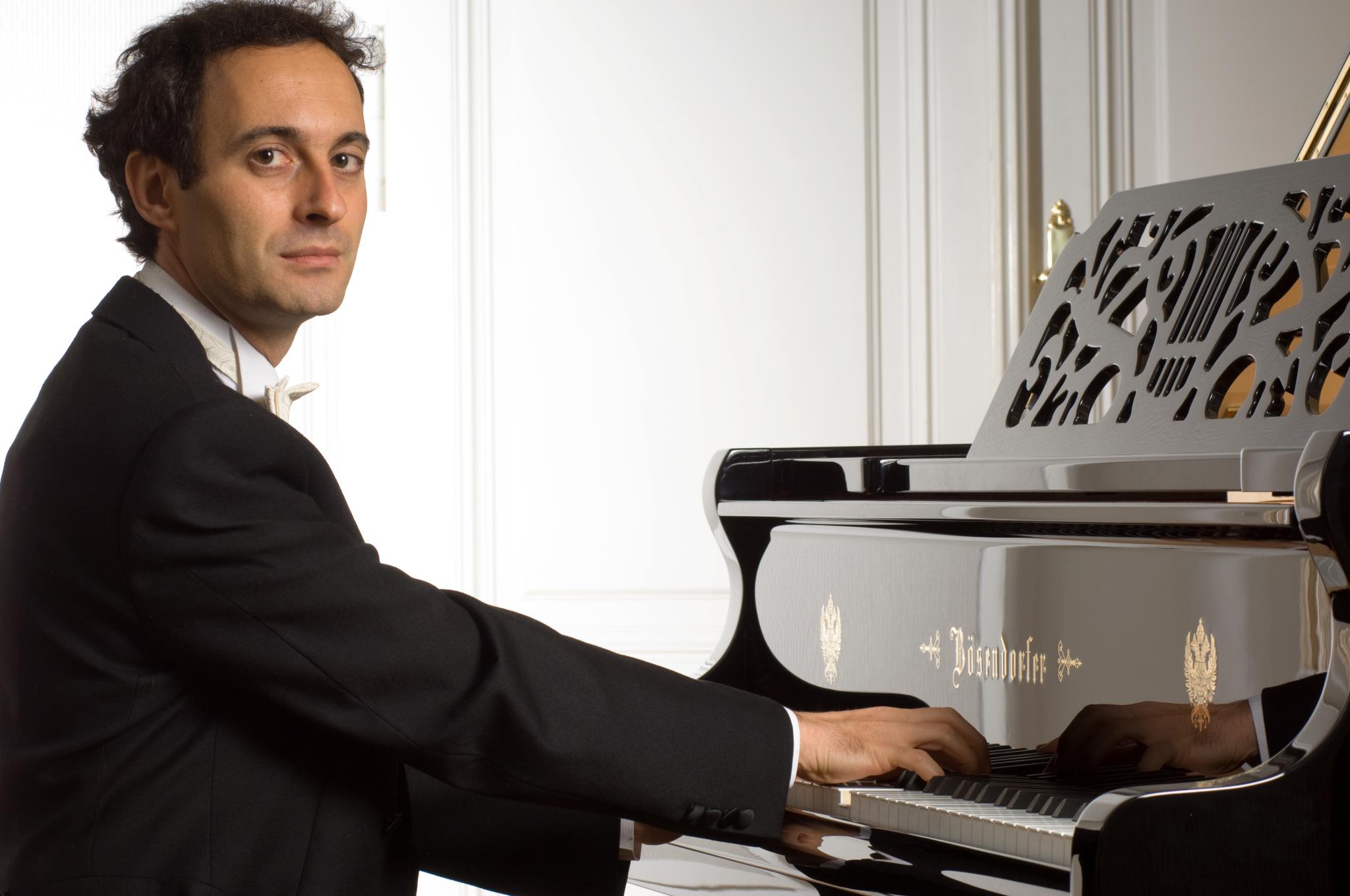 Italienischer Klavierabend mit Gianluca Luisi